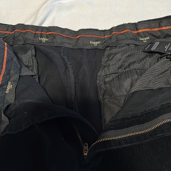 Men Haggar Cadbury black pants.  Very Good  condition, used a few time only - Picture 5 of 7